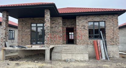 Купить дом 3-х комнатную, 130 кв. м. Фотография №1 Продам дом 3-х комнатный с общей площадью 130м2, г. Станица ессентукская, Ставропольский край, Россия, агентство Альфа-Н. Фотография №1