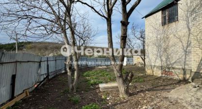 Купить дом 2-х комнатную, 50 кв. м. Фотография №1 Продам дом 2-х комнатный с общей площадью 50м2, на улице Тер снт тамбукан, г. Пятигорск, Ставропольский край, Россия, агентство АН Черника. Фотография №1
