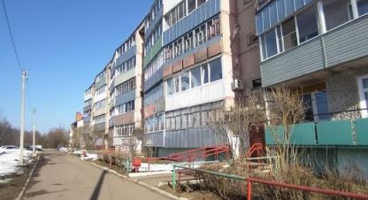 Продам квартиру 2-х комнатную с общей площадью 53м2, 2/5 эт., на улице 9, г. Дюдьково, Ярославская обл., Россия, агентство Ваш Вариант. Фотография №1