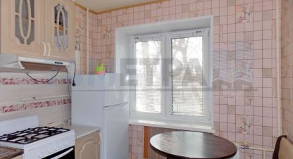 Снять квартиру 1 комнатную, 32 кв. м. Фотография №1 Сдам квартиру 1 комнатную с общей площадью 32м2, 1/5 эт., на улице Дегтярева ул, Металлургический район район, г. Челябинск, Челябинская обл., Россия, агентство 74 метра. Фотография №1