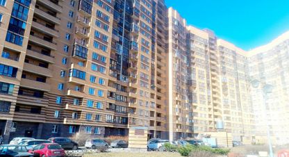 Продам квартиру 1 комнатную с общей площадью 33.2м2, 8/18 эт., на улице Шоссе в лаврики ул  64, г. Мурино, Ленинградская обл., Россия, агентство РЕАЛ агентство недвижимости. Фотография №1
