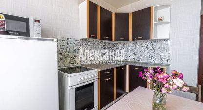 Купить квартиру 1 комнатную, 37.5 кв. м. Фотография №1 Продам квартиру 1 комнатную с общей площадью 37.5м2, 23/25 эт., на улице Ленинградская всеволожский мурино охтинская аллея 14 подъезд, Всеволожский район, г. Мурино, Ленинградская обл., Россия, агентство Александр-Недвижимость. Фотография №1