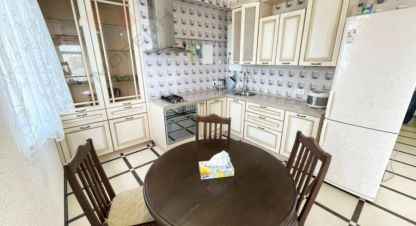 Продам квартиру 2-х комнатную с общей площадью 53.5м2, 8/8 эт., на улице Тимирязева ул, г. Сочи, Краснодарский край, Россия, агентство Мореон Инвест. Фотография №1